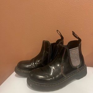 Dr. Martens 2976 Chelsea Boots